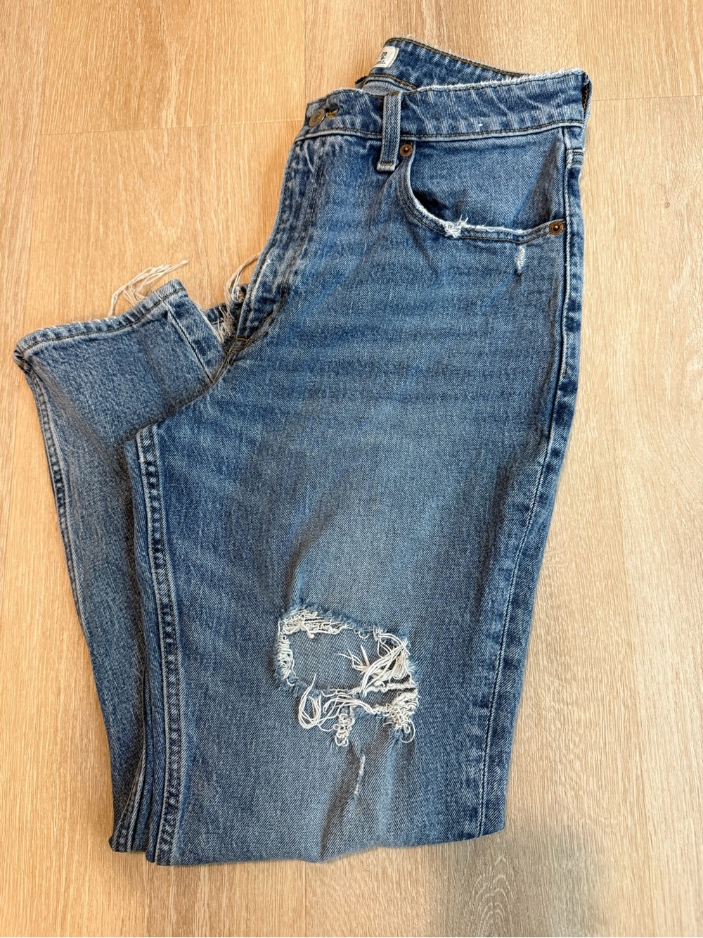 Abercrombie & Fitch High Rise Mom Jean Curve Love Distressed Dark Blue